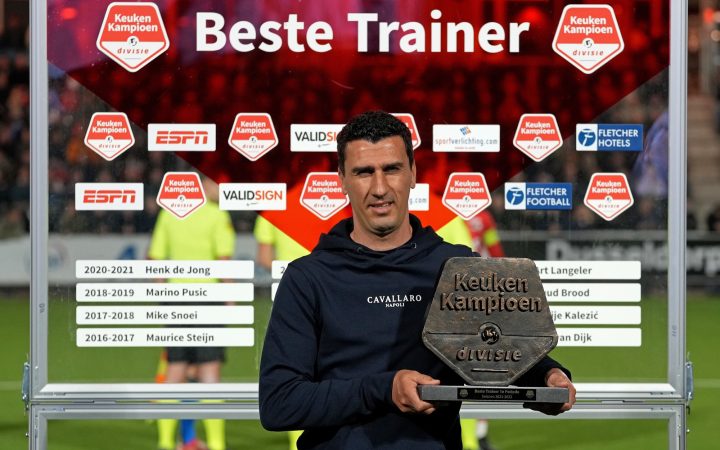 Maarten Martens “Beste trainer Eerste Divisie” 2021-2022